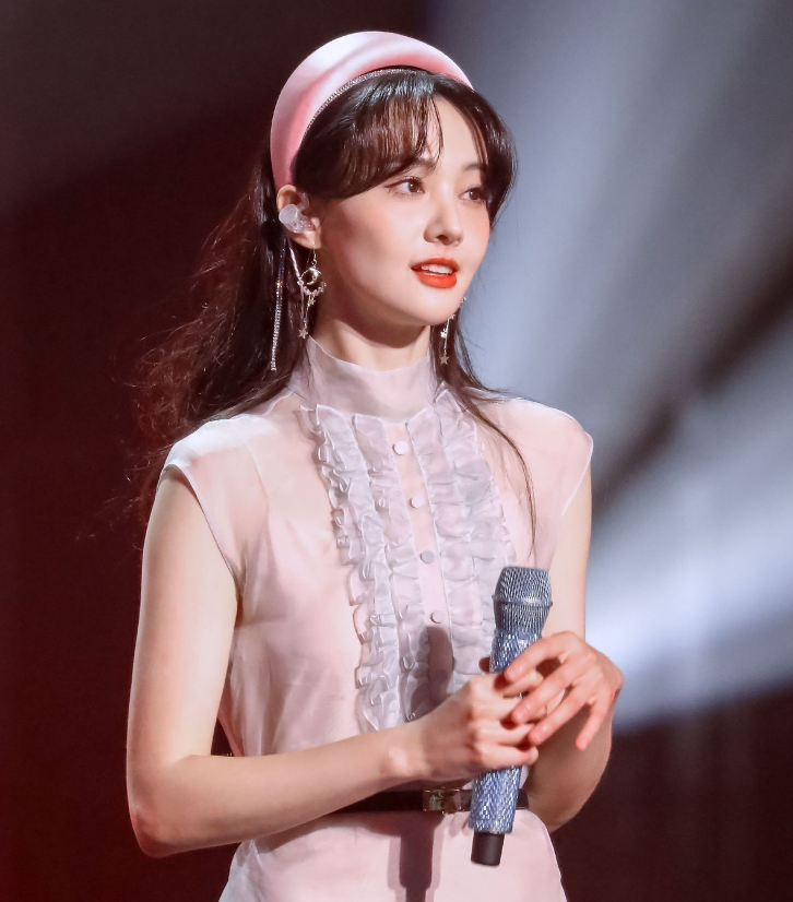 郑爽业务能力上线!与当红男神合唱甜度爆表,偶像剧女主本人实锤