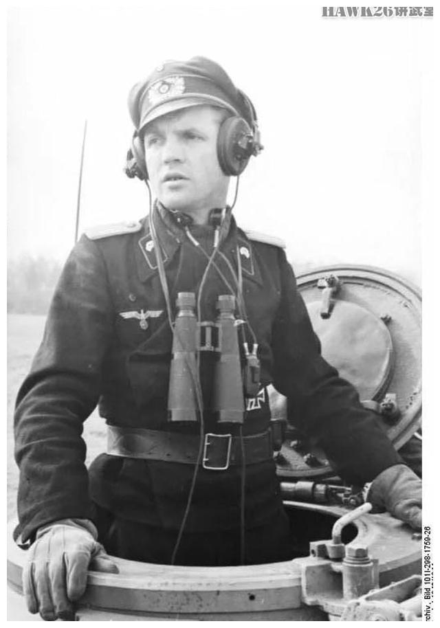 图说:从贝雷帽到苏式棉帽 为什么二战德军坦克兵只要一副耳机?