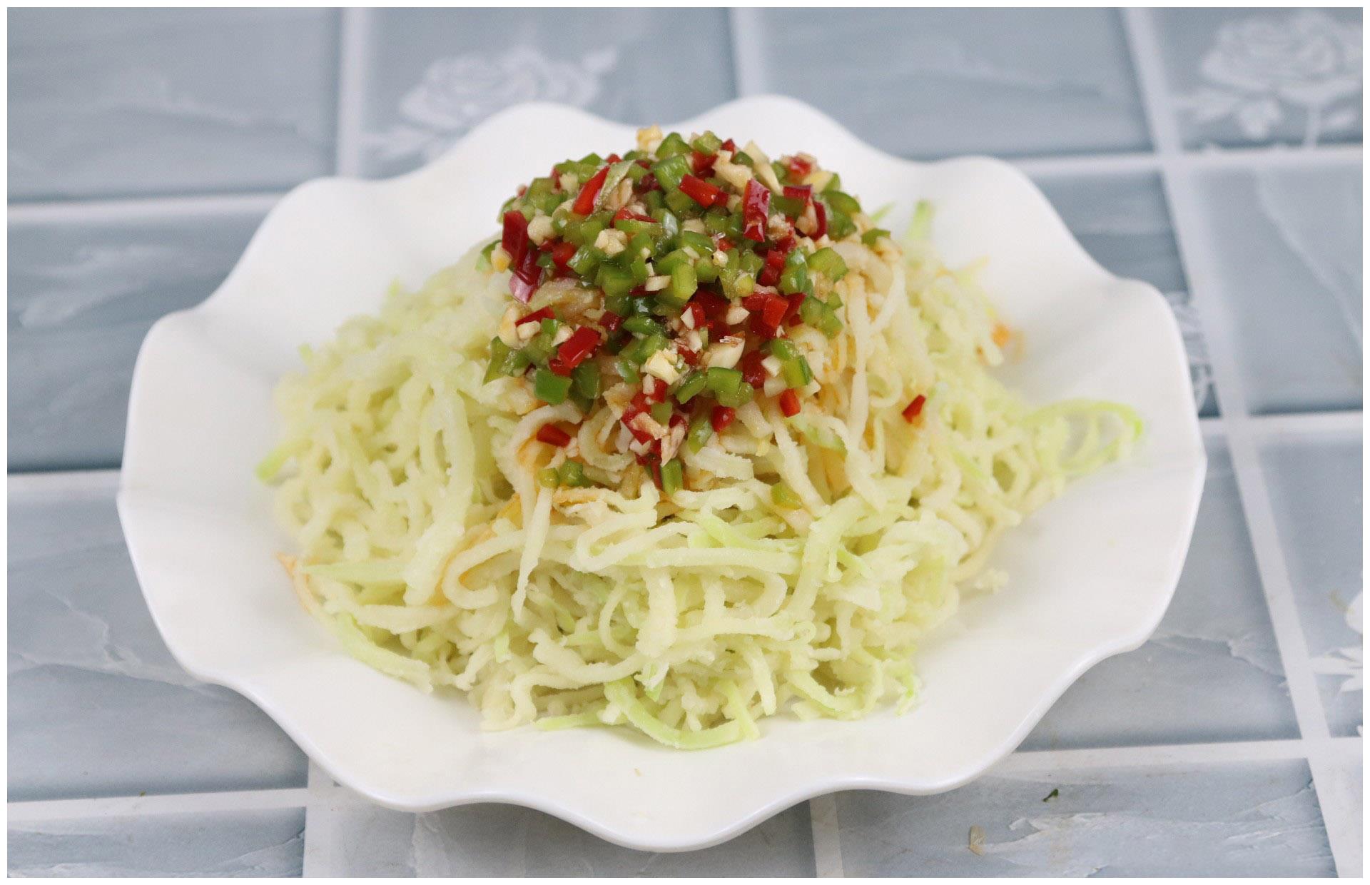 看看饭店怎么蒸萝卜丝,学习厨师长的方法,蒸出来不粘不湿|萝卜丝|锅盖