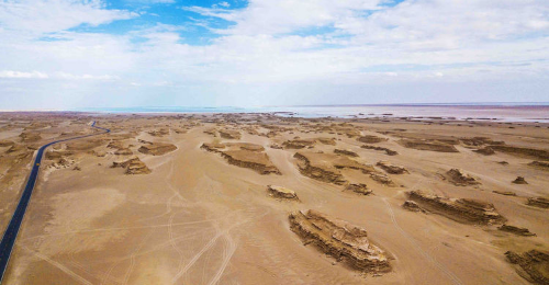 我国最大的风蚀地貌景区,一般人都很少进入,摄影爱好者的圣地!休闲区蓝鸢梦想 - Www.slyday.coM 我国最大的风蚀地貌景区,一般人都很少进入,摄影爱好者的圣地!休闲区蓝鸢梦想 - Www.slyday.coM
