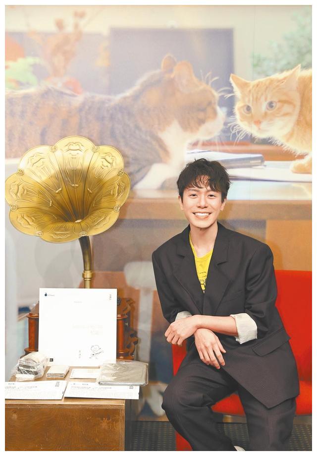 韦礼安感伤新专辑路崎岖暴哭 泄分手11年女友|韦礼安|女友|新歌_新浪