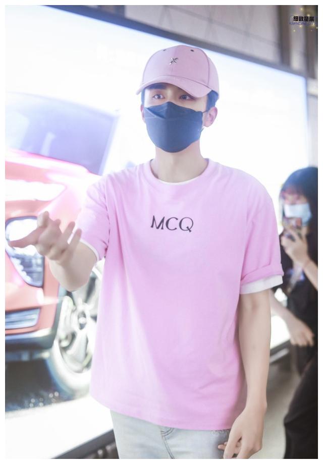 200611 补档杀青后的张新成机场秀 不是橙子哥哥是粉嫩的水蜜桃