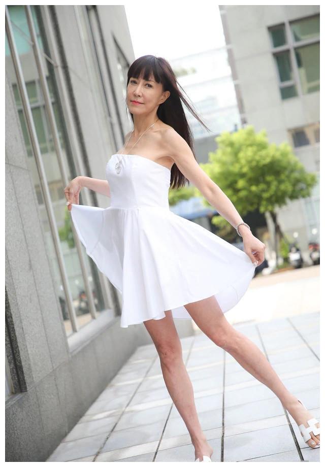 59岁罗霈颖猝逝两天才被发现,不婚不育拥过亿资产只交鲜肉男友