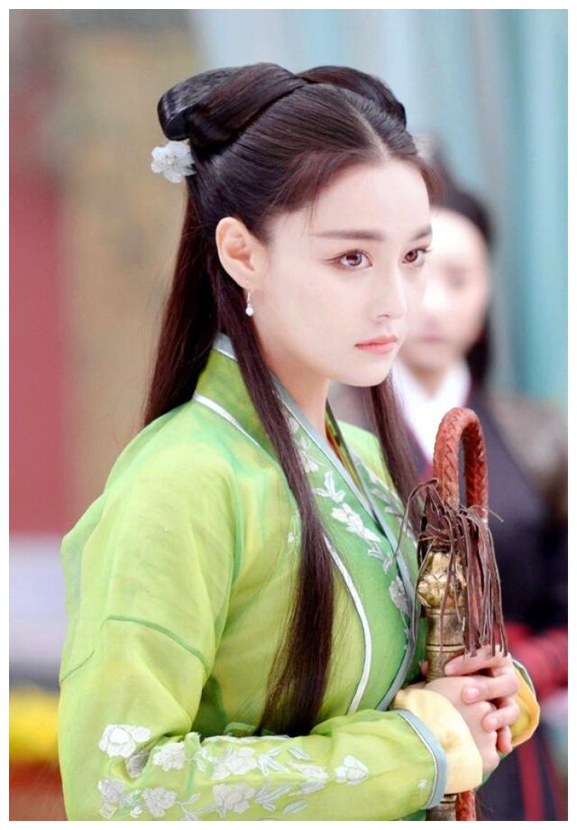 古装绿衣美人中张馨予像侠女刘亦菲像画中仙看看谁最美