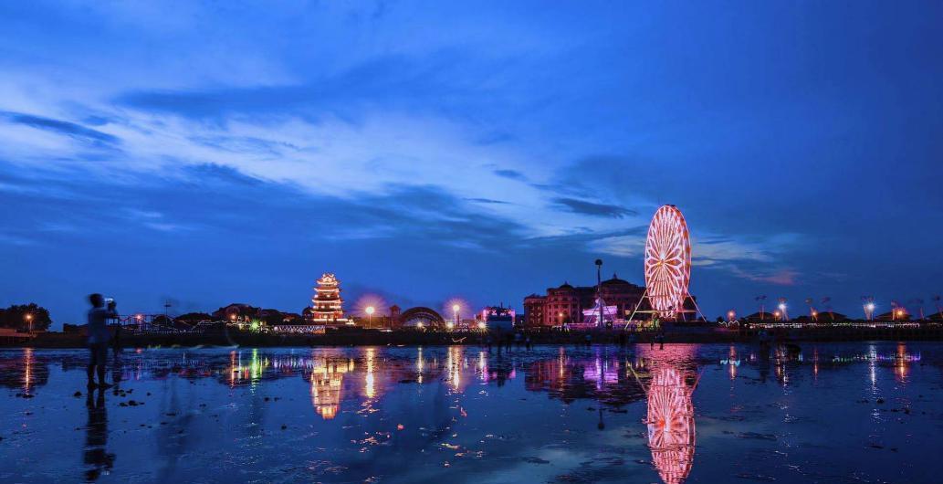 鱼雕塑公园上海之鱼步道奉贤博物馆九棵树未来艺术中心湖光美景披锦瑟