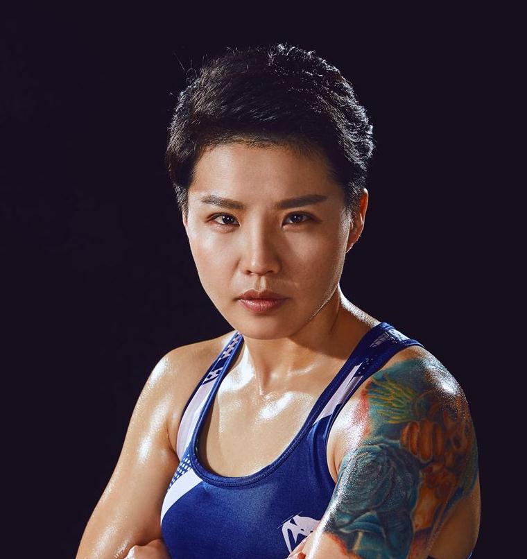 武林风女子世界冠军龚艳丽:今天首次跟人打架,还是最便宜的一拳