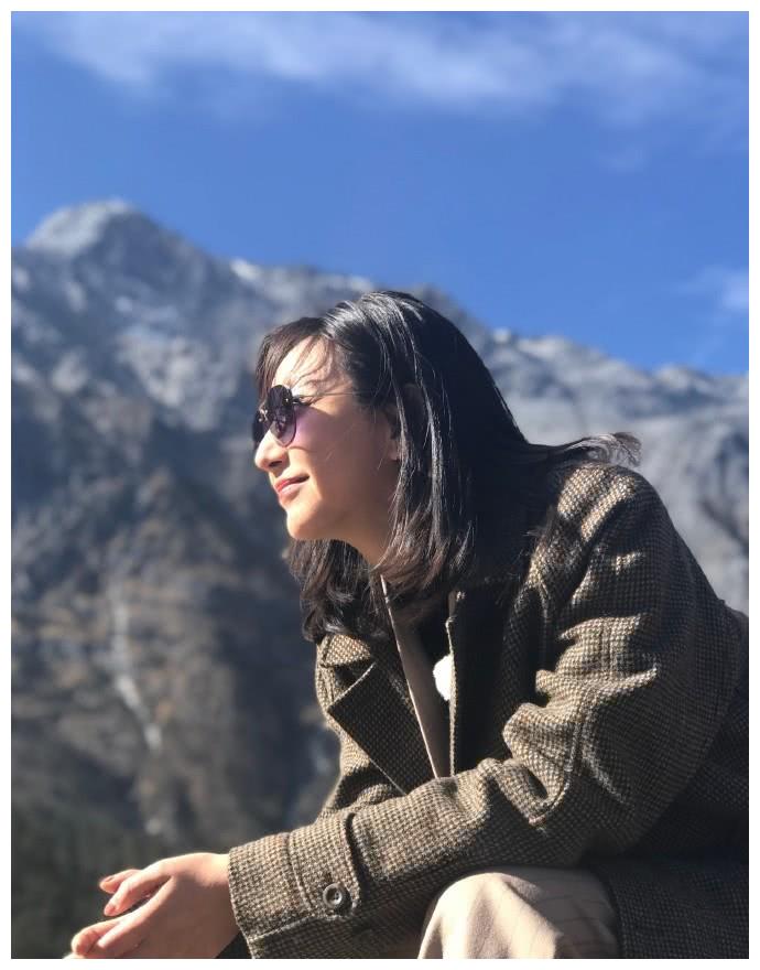 唐一菲生日获凌潇肃祝福 笑称老公儿子是"我的男人们"