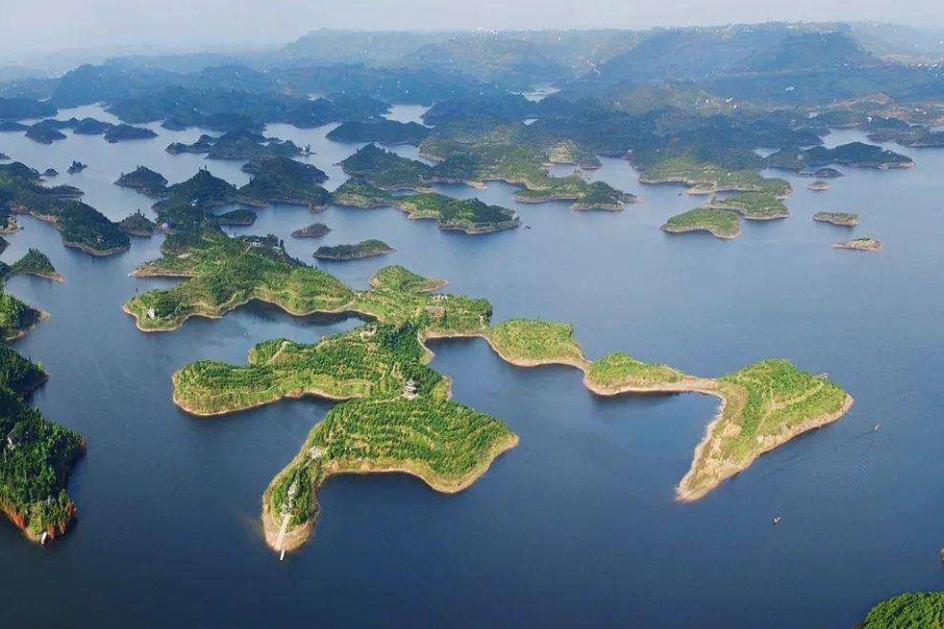 重庆一"巨无霸"湖泊火了,面积约是西湖5倍,人称"千岛洪湖"
