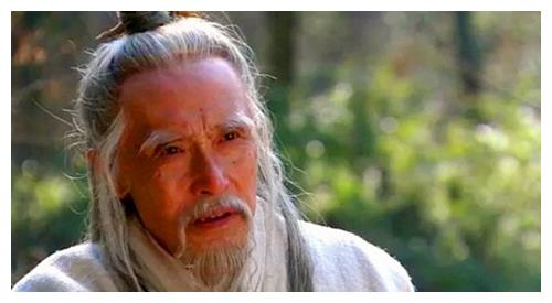 司马徽的名气大家都知道,他20岁的时候,汉桓帝就请