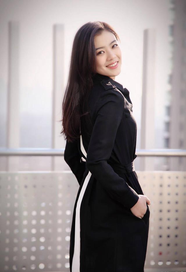 演员张雅玫--优雅迷人!__财经头条