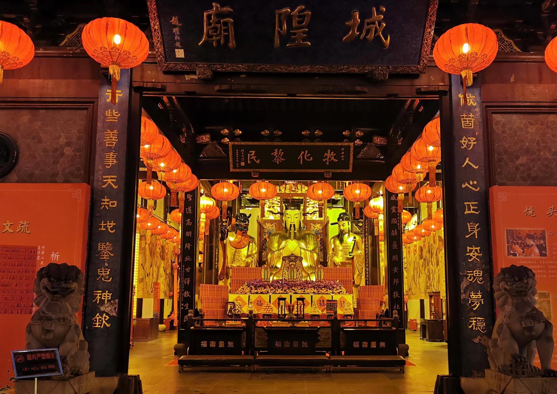 上海城隍庙,游客络绎不绝,原因竟是这个