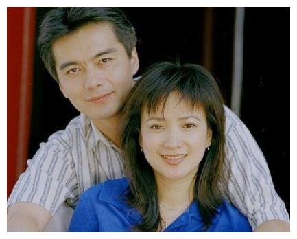 干部专业户廖京生对二婚患脑瘤的何晴不离不弃今过的怎样