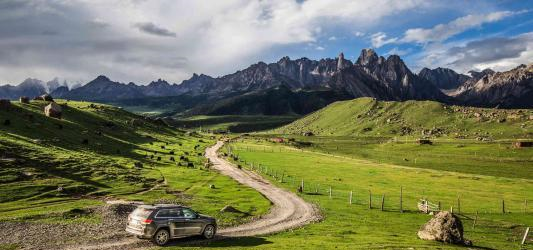 川藏线自驾游汽车排行_自驾川藏线用什么车川藏线自驾开什么车好(2)