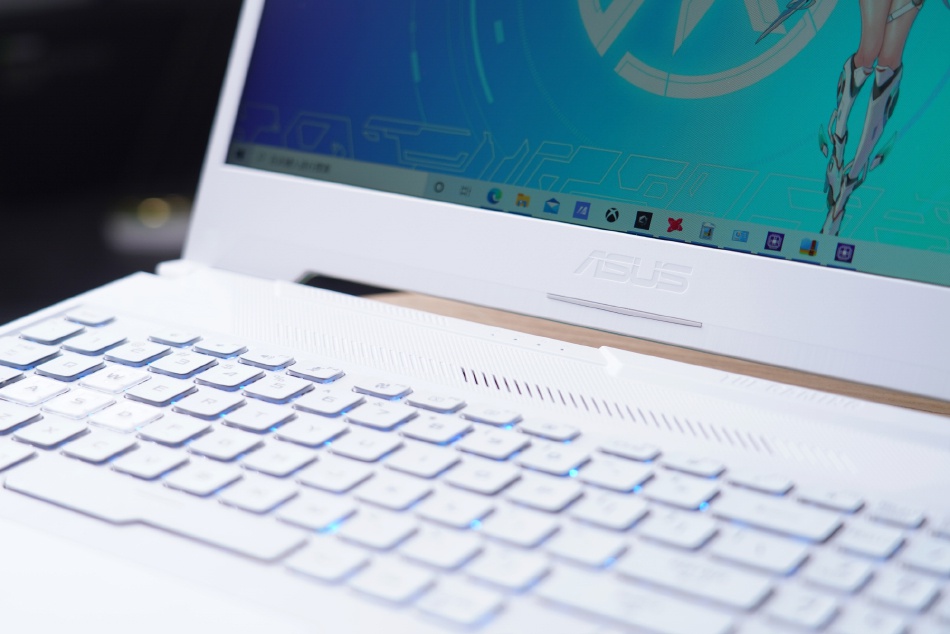 "天选老婆"与硬件全面升级 华硕天选2笔记本图赏