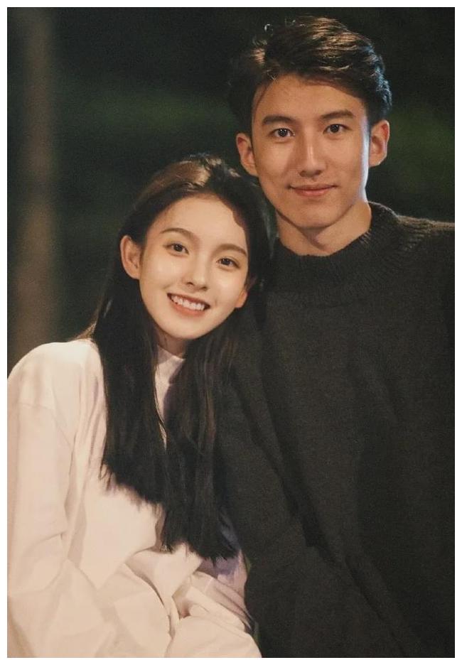 网红界宋祖儿找了个年轻版言承旭当男友,合照就收割百万cp粉?