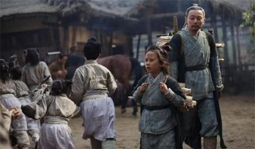 孔融四岁能让梨,为何老师从来不说长大后的孔融,原来说不得|孔融|曹操|张俭_新浪新闻