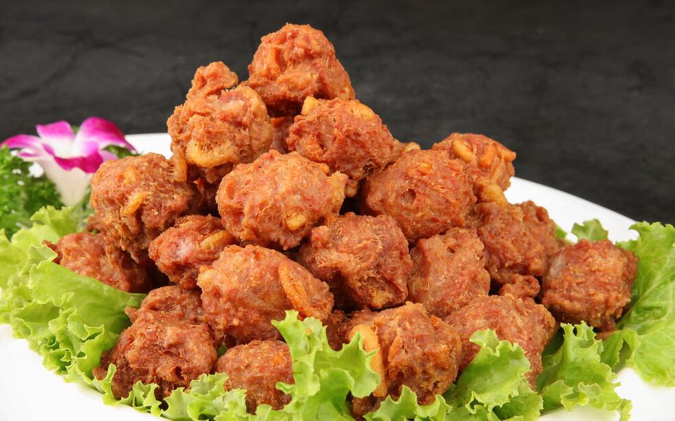 炸丸子记住不要放面粉和生粉换成2味料炸出来又香又酥脆