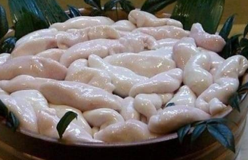 鱼类的精巢又叫鱼白,是鱼制造和贮存精子的器官.