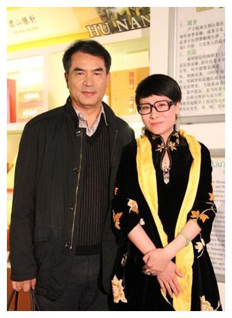 "干部专业户"廖京生:对二婚患脑瘤的何晴不离不弃,今过的怎样