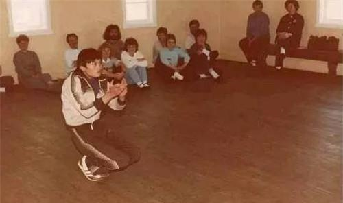 马云“落魄”时,澳洲夫妇资助他200元,如今,他用1个亿回报