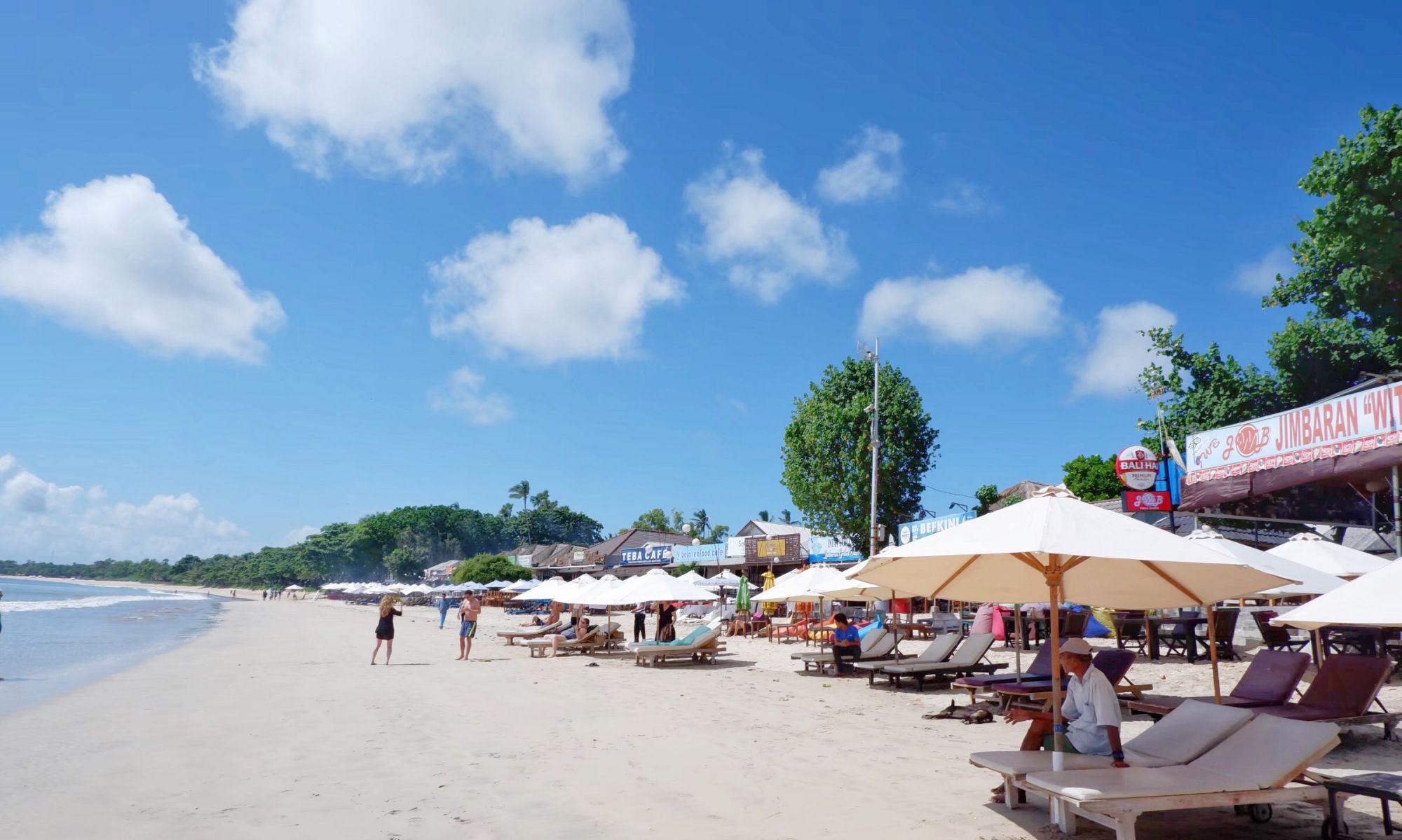 巴厘岛最受欢迎的海滩,这里还有渔民居住,比海南更原生态