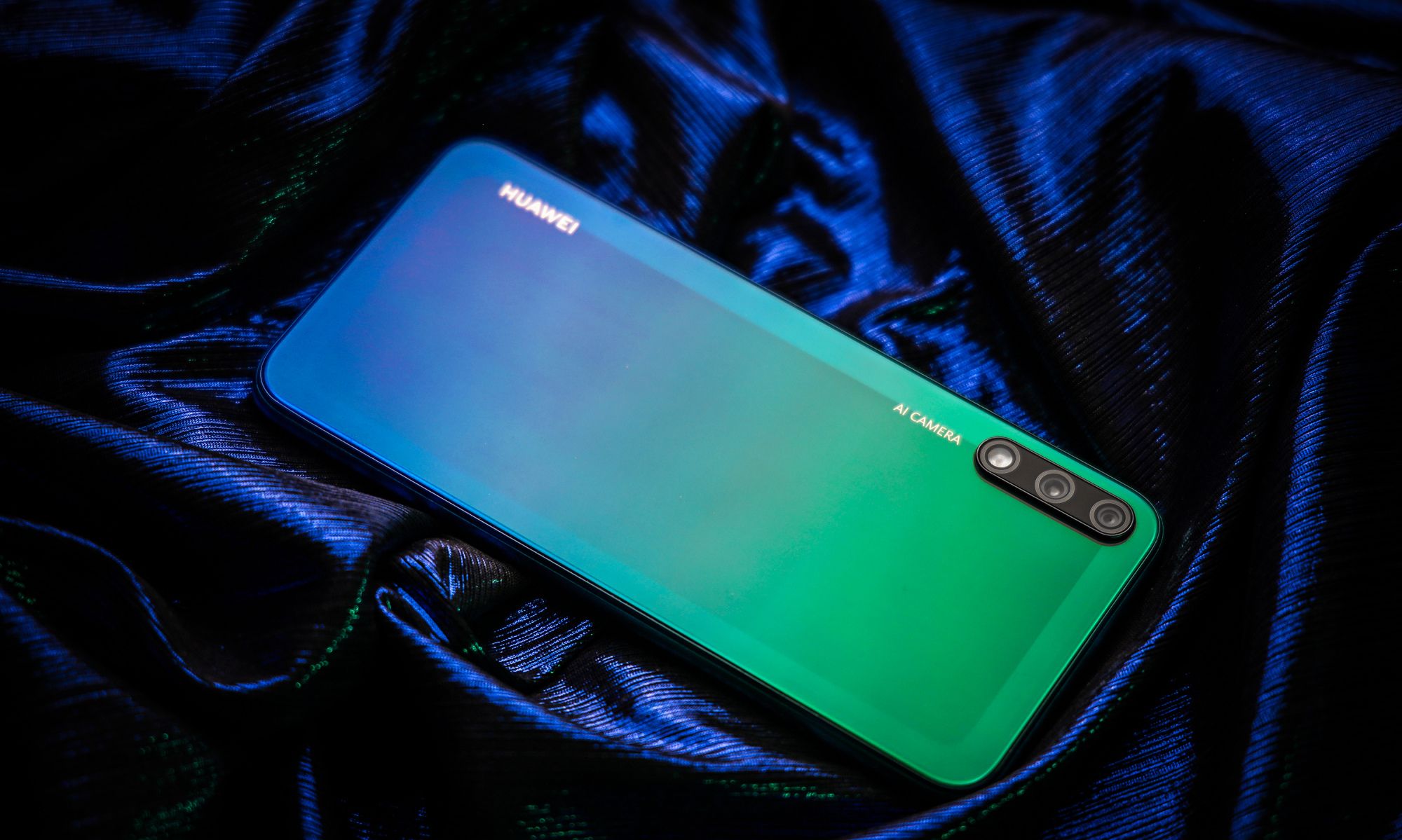 全息幻彩设计639英寸极点全面屏华为畅享10图赏