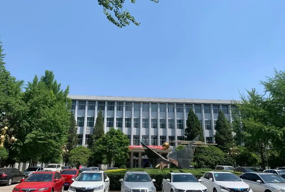 北京邮电大学在北京有西土城路校区,沙河校区,宏福校区,和小西天校区