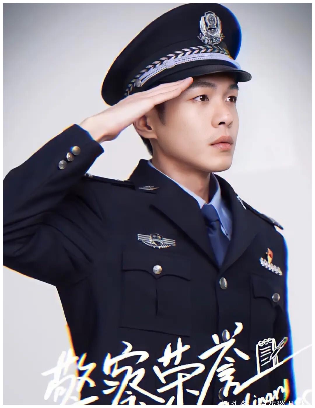 真实还原当代警务工作的艰辛与意义