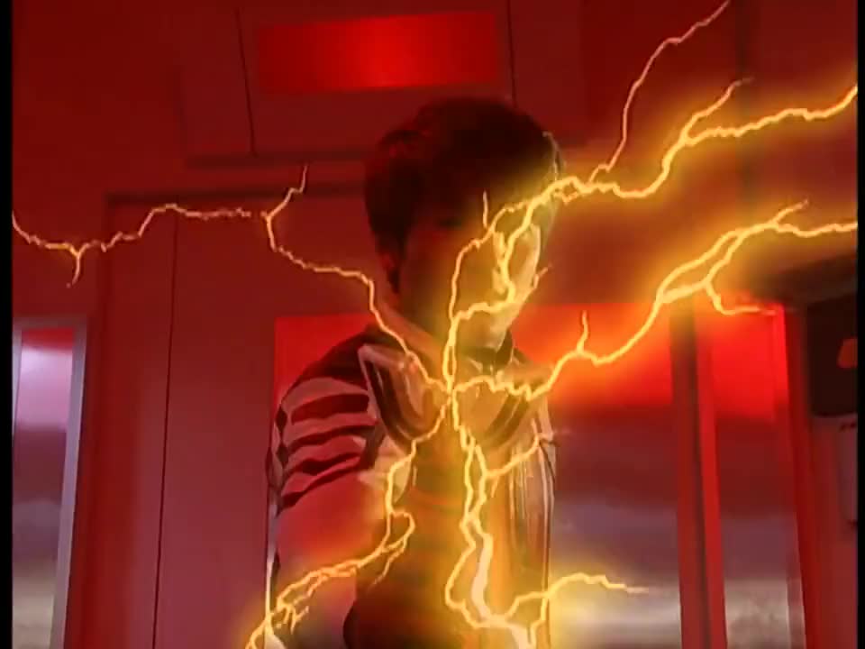 迪迦奥特曼,迪迦使用瞬间移动,消耗能量太多直接变成红灯