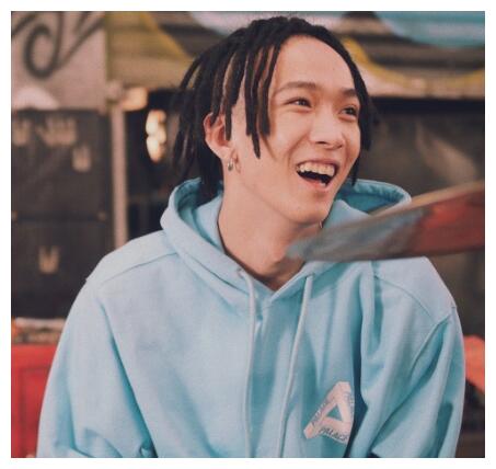 嘻哈选手tt被追问脏辫怎么洗崩溃大喊别再问我了