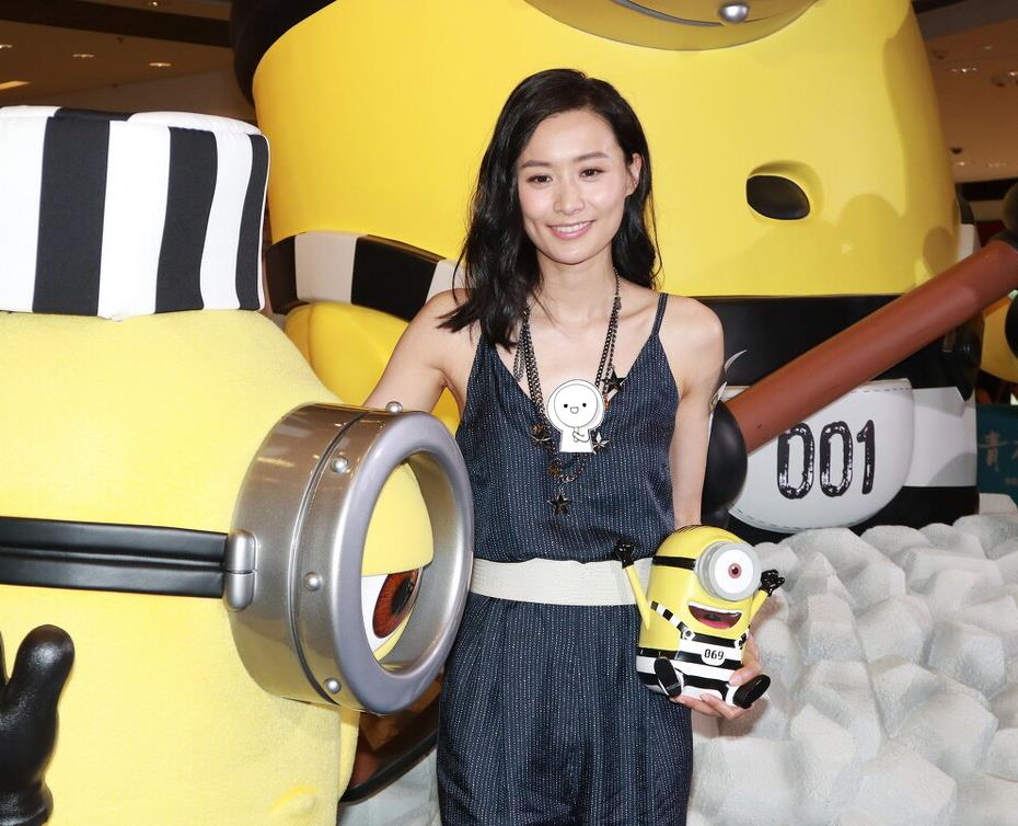 陈法拉不愧能去参加选美比赛比例好人还瘦穿吊带装模样吸睛