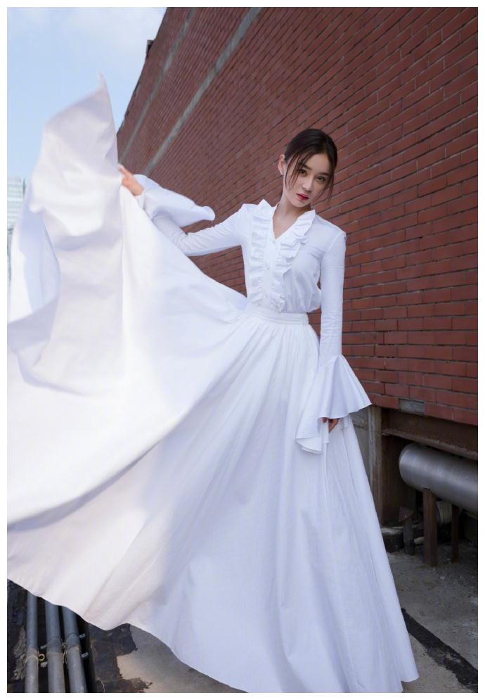 袁姗姗甩裙子小能手