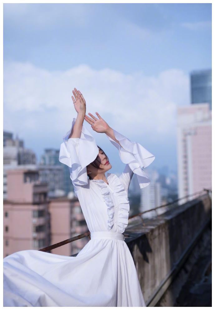 袁姗姗甩裙子小能手