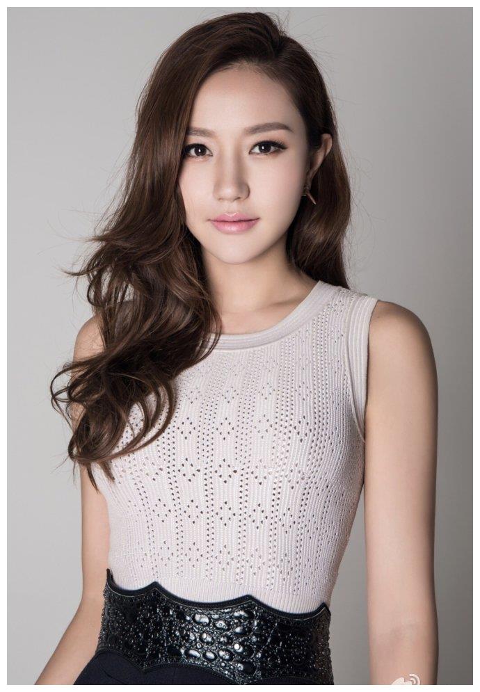 《旋风少女》,《重返二十岁》,《深夜食堂》胡冰卿胡小冉出生于安徽