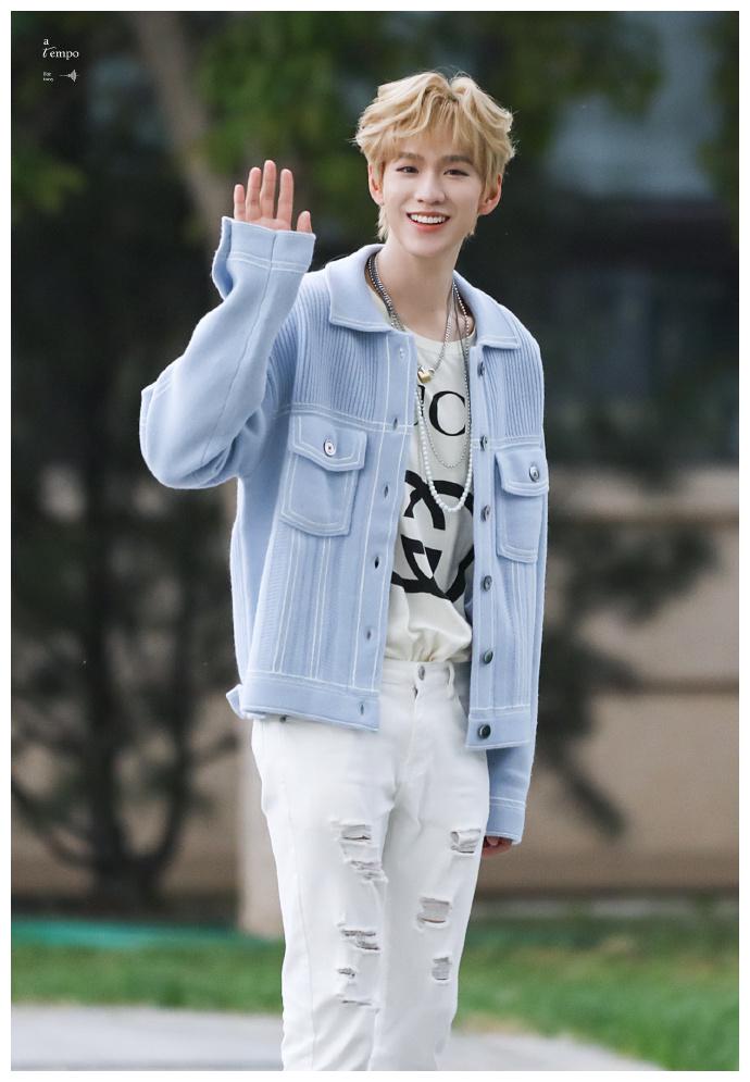 青3决赛选曲:罗一舟为C位蓄势待发,余景天低调,暖心放弃主唱休闲区蓝鸢梦想 - Www.slyday.coM 青3决赛选曲:罗一舟为C位蓄势待发,余景天低调,暖心放弃主唱休闲区蓝鸢梦想 - Www.slyday.coM