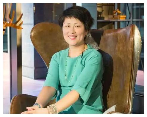 牧羊女丁岚巅峰时移居国外经商后身家过亿56岁仍单身
