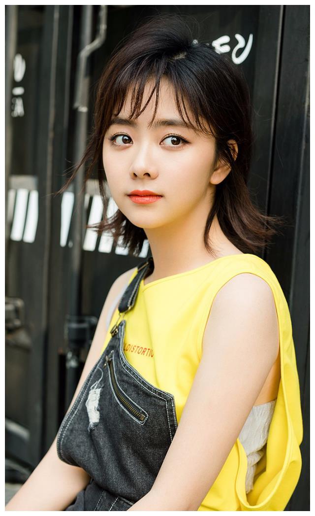 谭松韵30岁演16岁学生走红拥有一张娃娃脸的人生