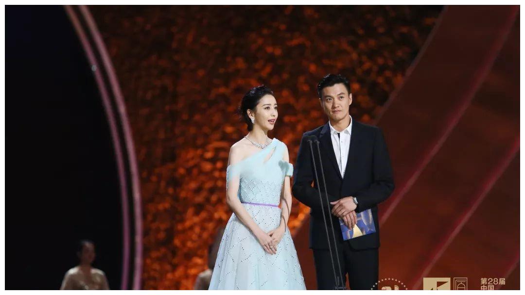 周冬雨|佟丽娅|金鸡奖_新浪新闻