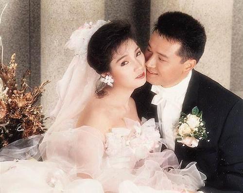 苗侨伟专访谈与戚美珍的爱情故事,还曝光与前女友梅艳芳分手原因