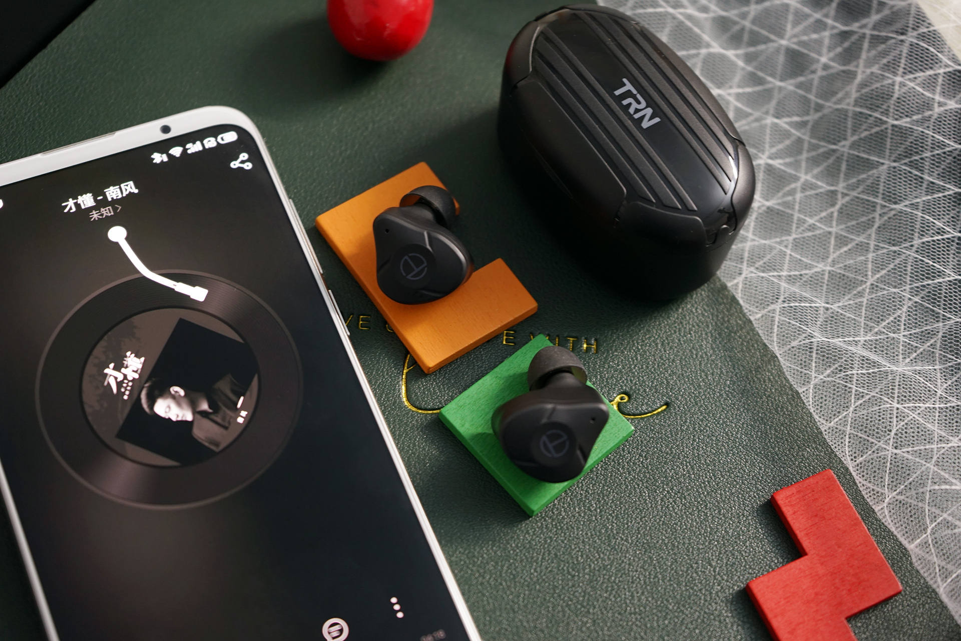 一圈两铁硬件全新升级trnt300耳机畅玩手游零延迟