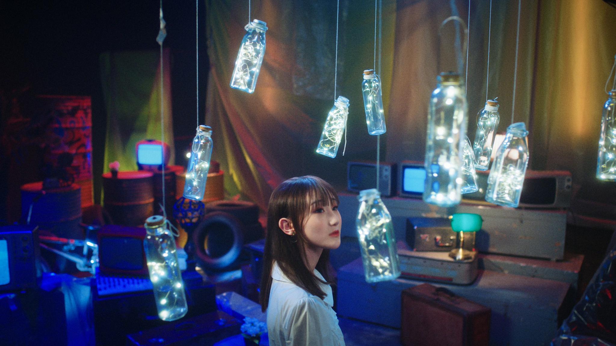 《壁花》mv 惊艳上线 唱作才女陈雪凝的蜕变绽放