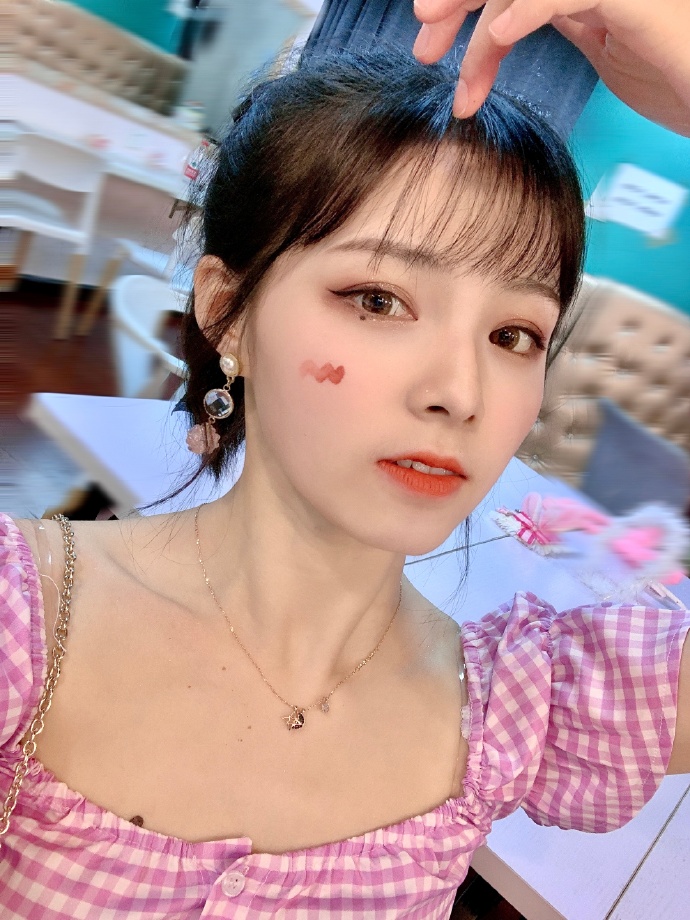 偶像美女gnz48-农燕萍迷人写真美照真好看