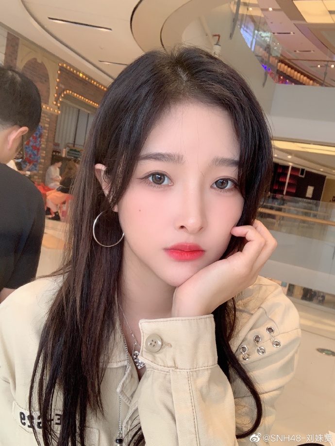 美少女snh48-刘姝贤迷人可爱写真美照好看_高清图集_新浪网