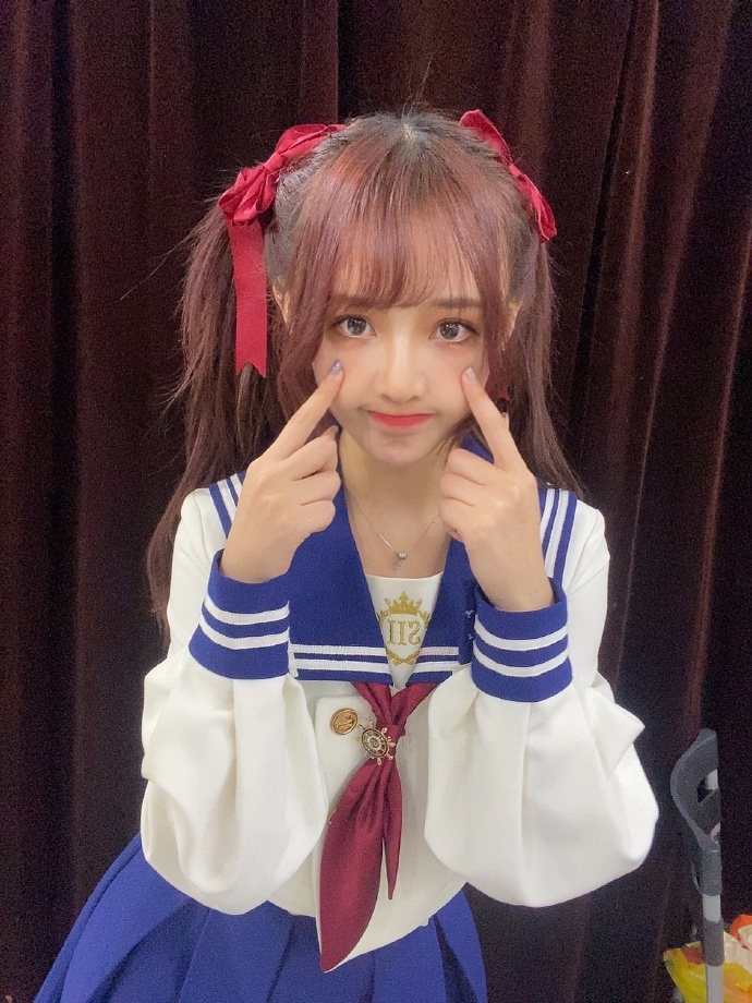 美少女snh48-冯思佳迷人可爱学生服美照欣赏