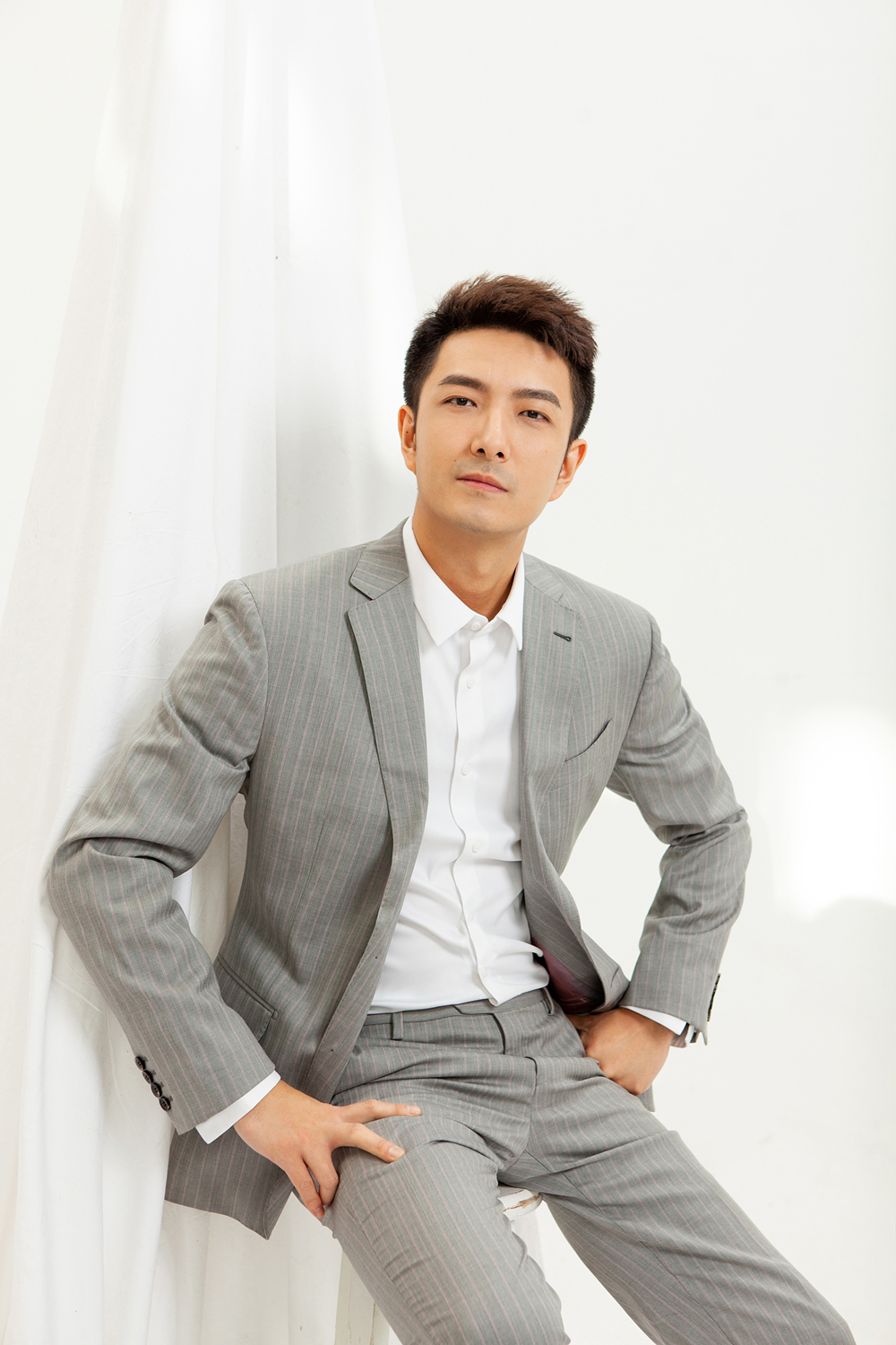 启杰阳光写真 帅气诠释暖男形象