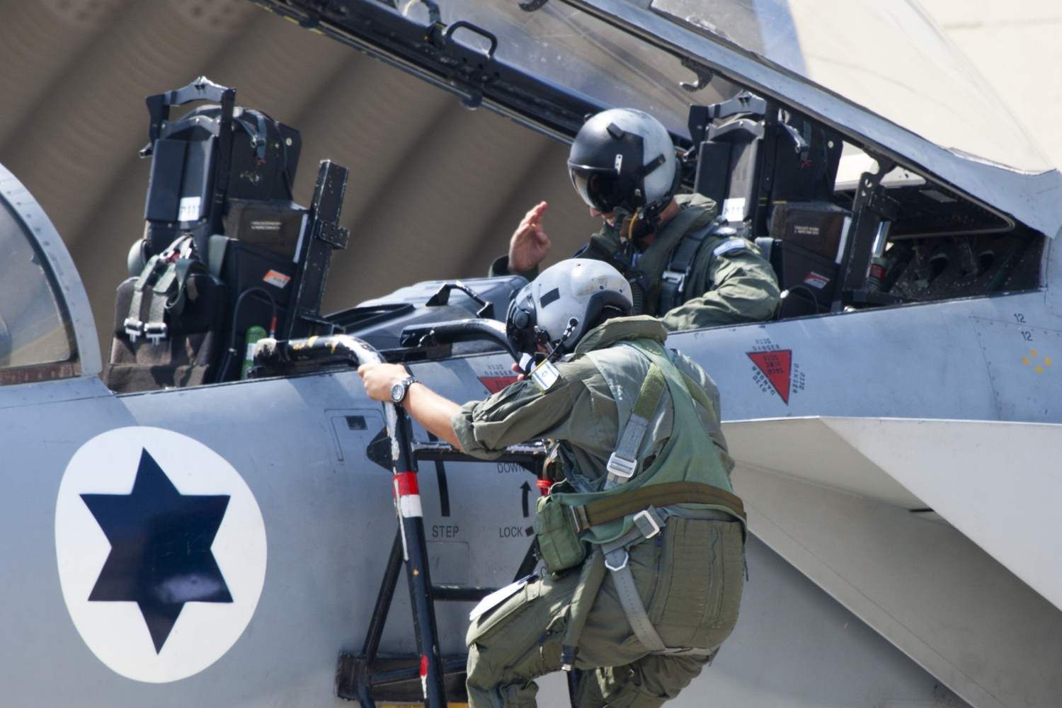 如以色列空军装备了当前世界上最先进的一代战斗机f-35,另外以色列还