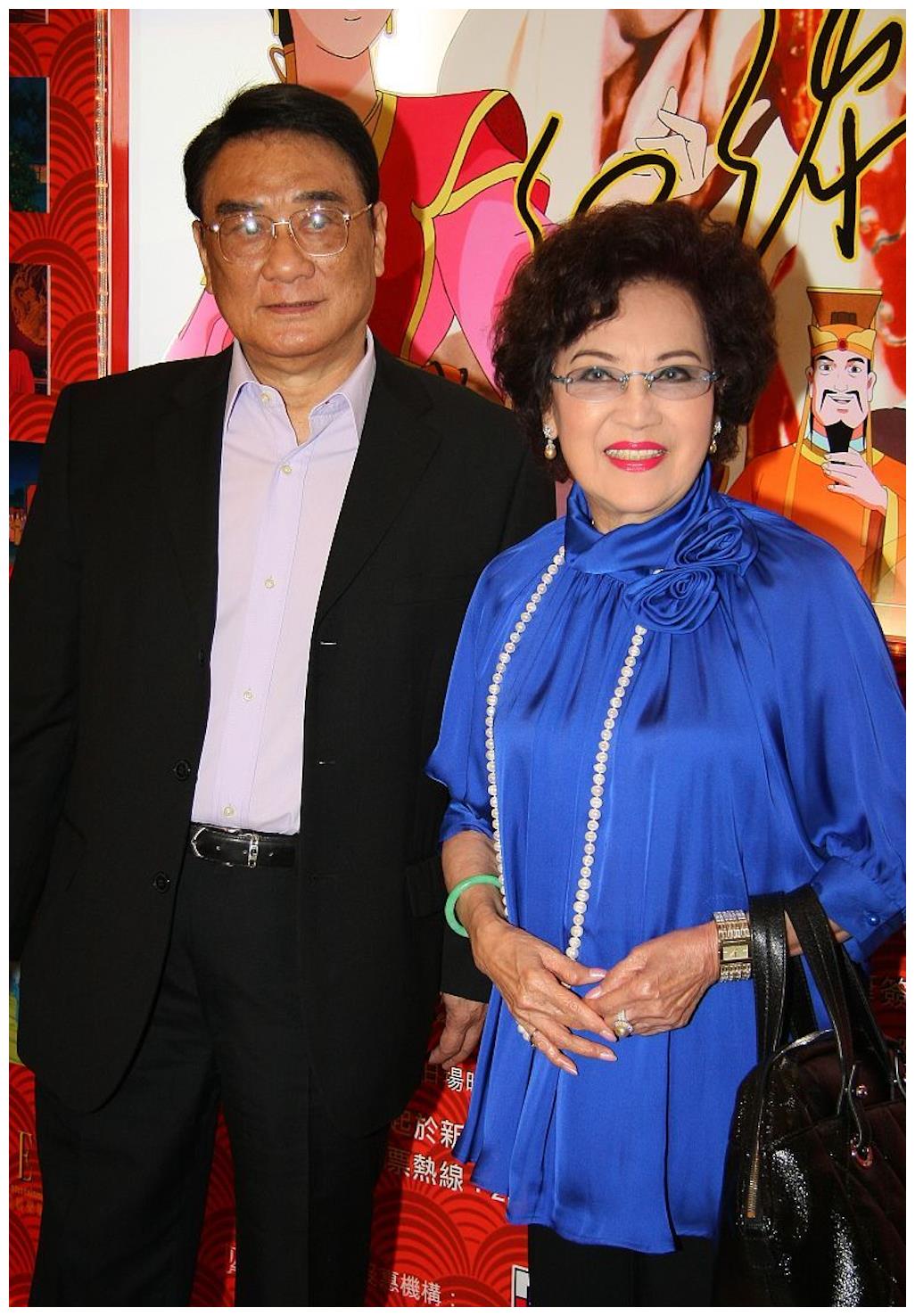 万梓良不舍李香琴离世,三年前曾见最后一面,离开时跪地叩头致意