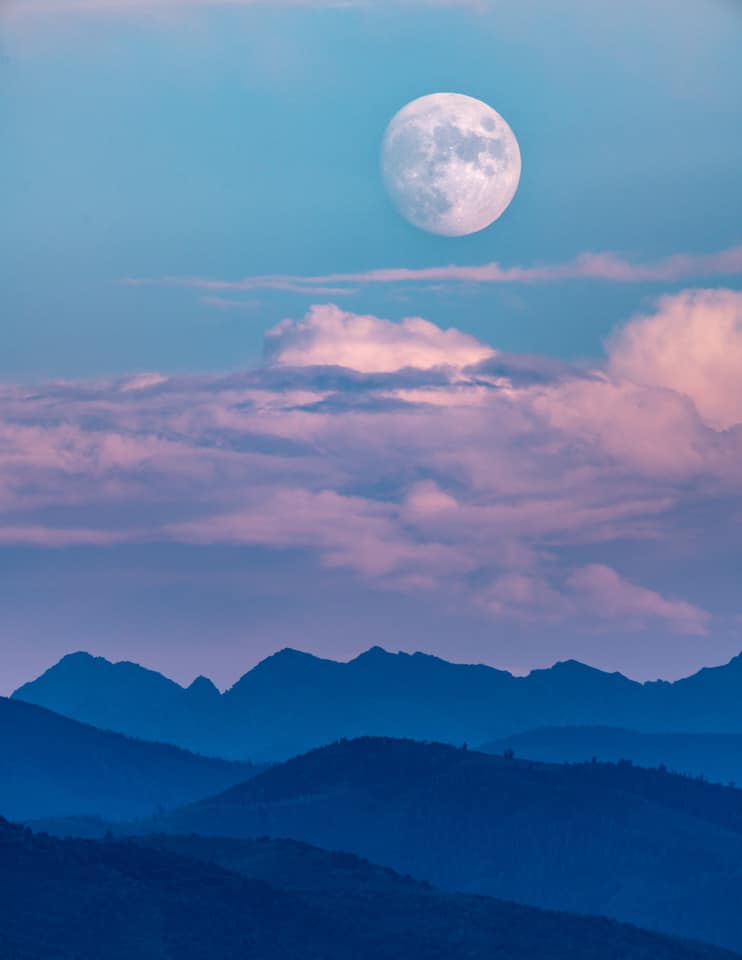 夜色唯美,来美国阿斯本赏迷人圆月|阿斯本|圆月|雪堆_新浪新闻