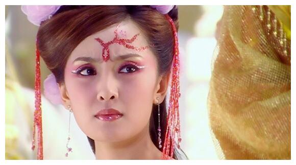 看看红儿逐渐消失的化妆品就知道了|欢天喜地七仙女