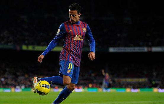 pk利物浦抢人转会费3000万|维纳尔杜姆|蒂亚戈|巴萨_新浪新闻